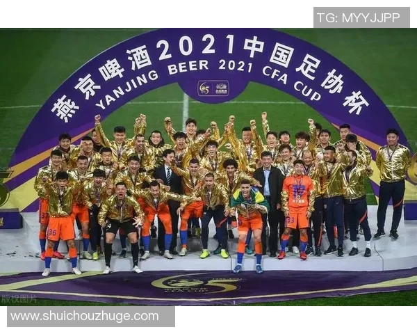 成都足球队运营揭秘：深度解析其成功背后的策略与挑战